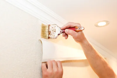Pose de papier peint à Lignières-Orgères — revêtements muraux et toiles de verre